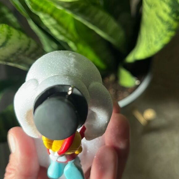 2016 A warm Frosty hug (Frosty the Snowman) (Magic) Hallmark Ornament - Picture 11 of 11